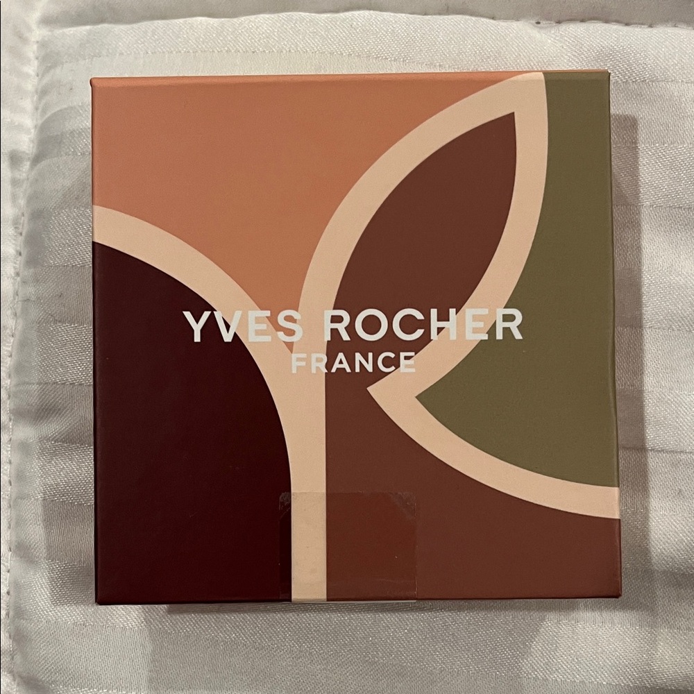 Yves Rocher Earthy Tones Palette